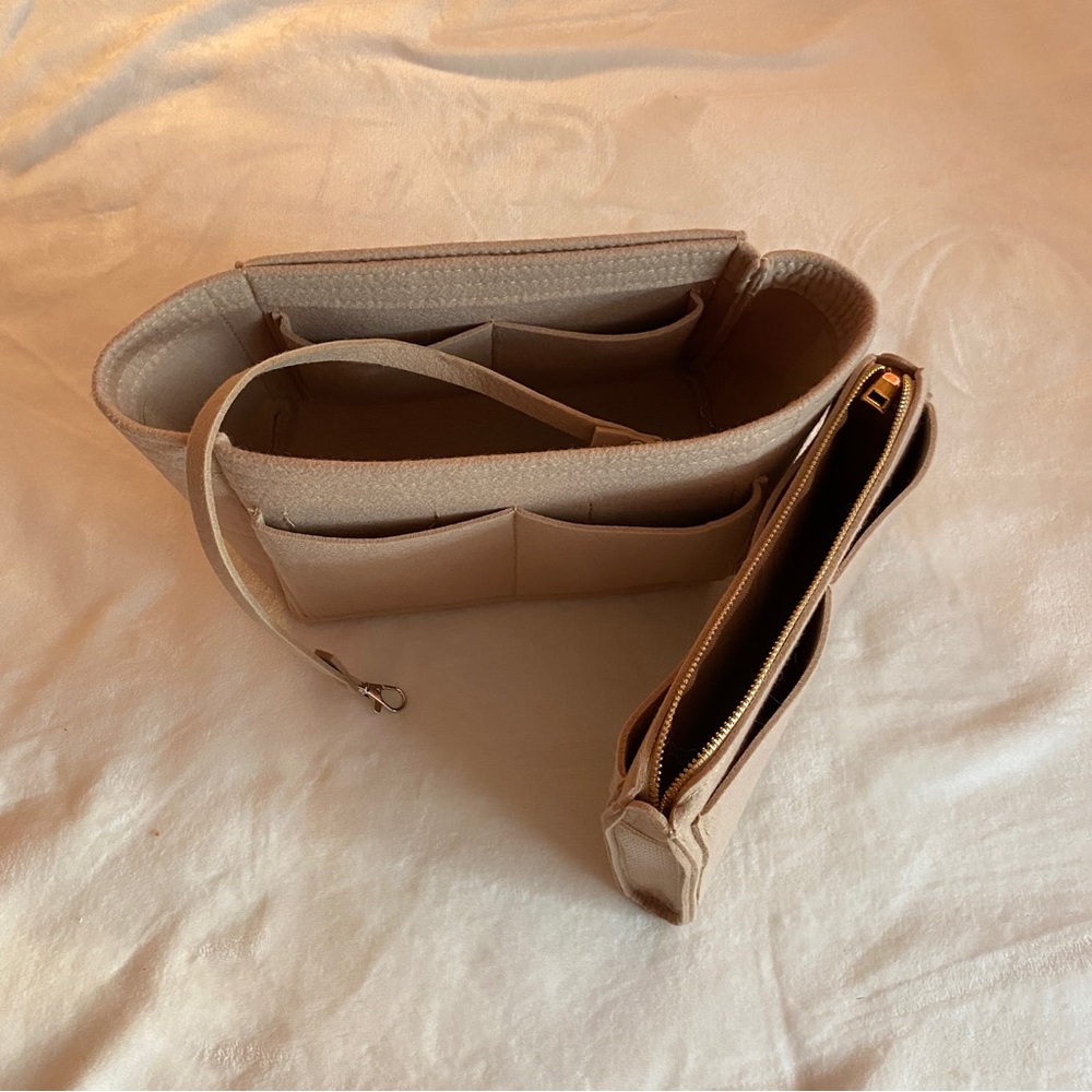 Small felt tote organizer